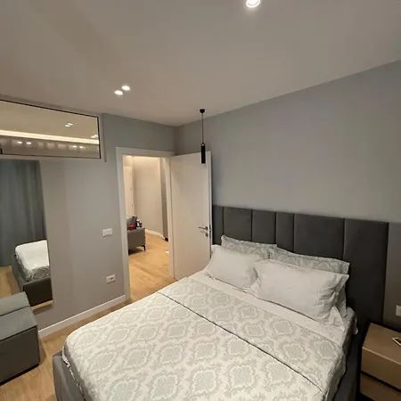 Elrej * Тирана